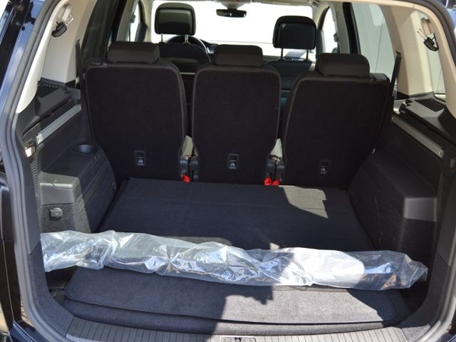 Touran 1.5 TSI Highline 7-SITZER/PANORAMA/LED/NA