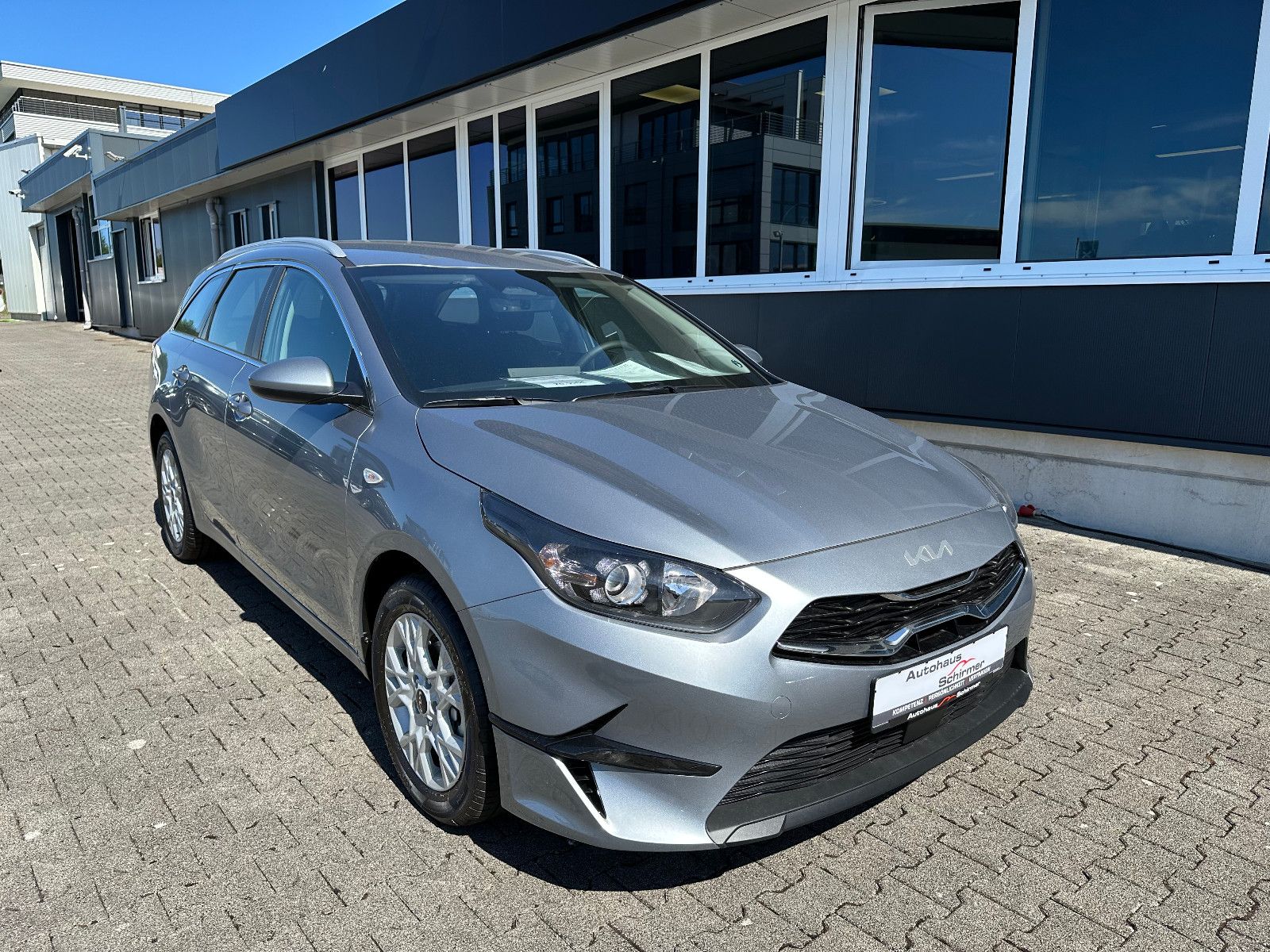 Fahrzeugabbildung Kia Ceed Sportswagon 1.5T 140PS DCT7 VISION KOMF+
