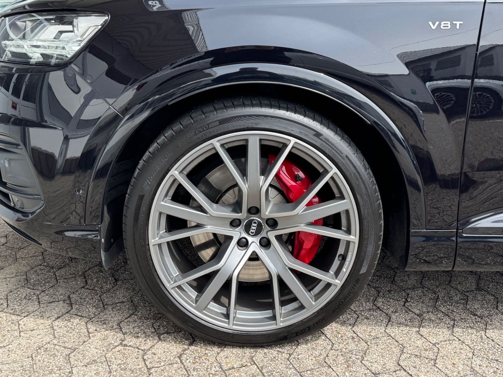 Fahrzeugabbildung Audi SQ7/RAUTEN-SITZE/PANO/AHK/360°Cam/Carbon/BOSE/