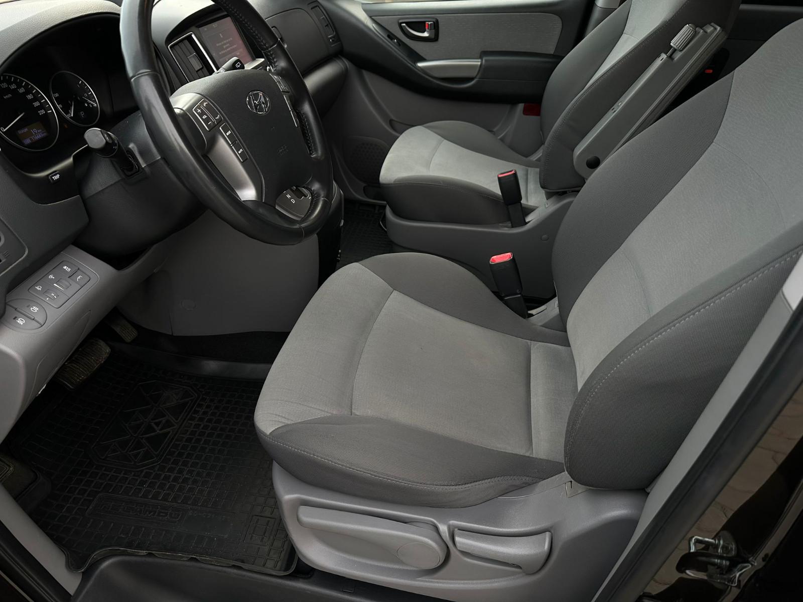 Hyundai H-1 Travel Navi BT Temp AHK Sitzhzg Dach