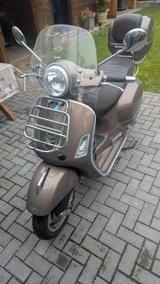 Piaggio Vespa GTS 300 - Piaggio Motorräder in Bonn