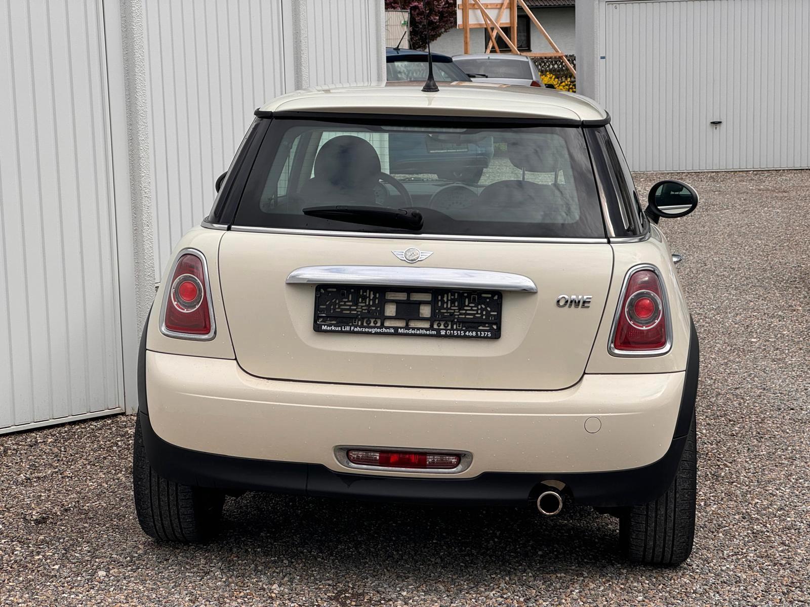 MINI Cooper Alu SHZ Klima Scheckheft nur 139tkm