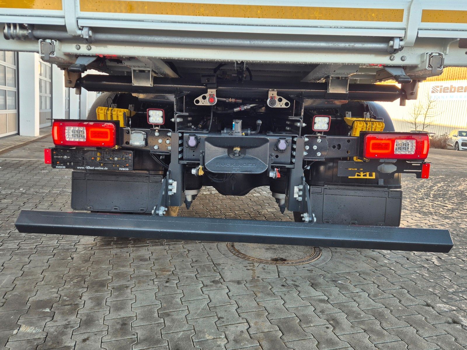 Fahrzeugabbildung Iveco AT190T36W/P 4x4 Allrad, Meiller-Dreiseitenkipper