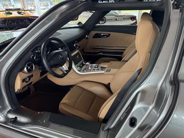 صورة مصغرة 16 لـ 2011 Mercedes-BENZ SLS AMG
