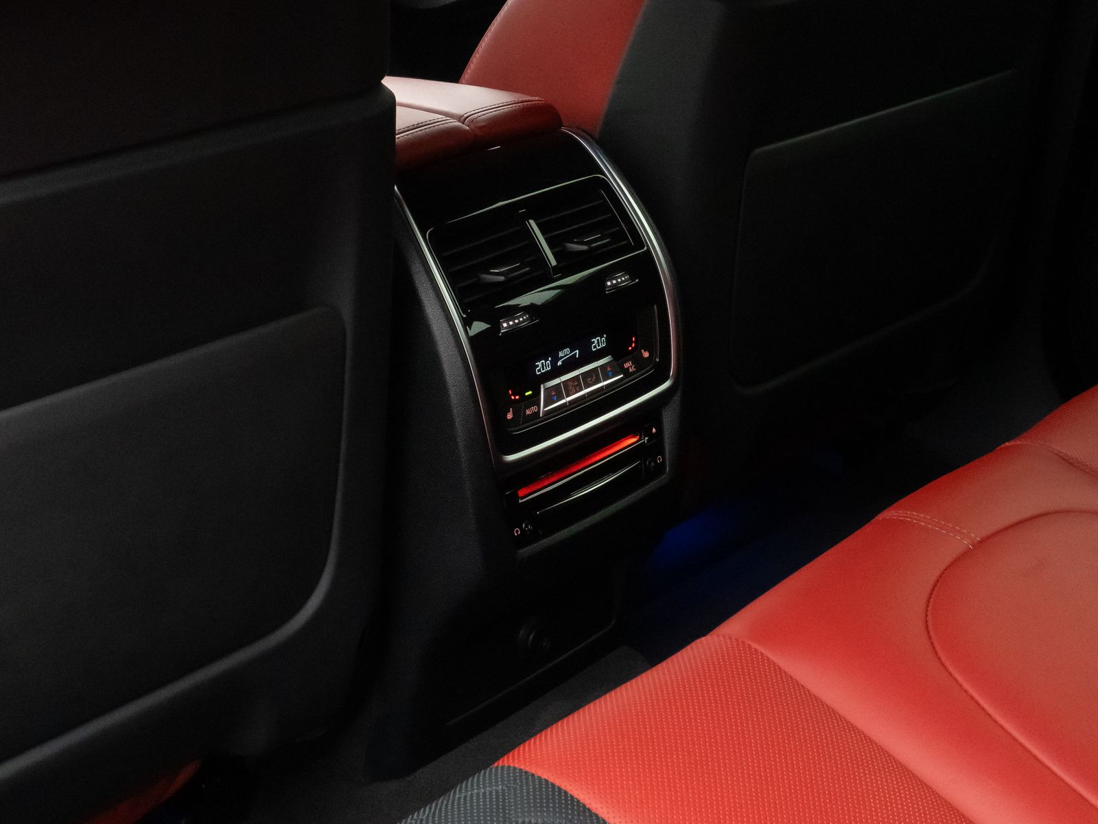 Fahrzeugabbildung BMW X6 M Competition 360° Fond-Ent SoftCl Individual