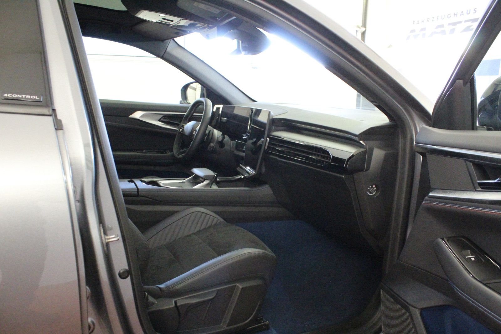 Fahrzeugabbildung Renault Rafale Hybrid E-Tech 4x4 300 PHEV Esprit Alpine