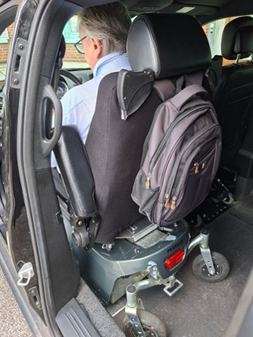 Fahrzeugabbildung Lancia Voyager Paravan Rollstuhl-Selbstfahrerfahrzeug