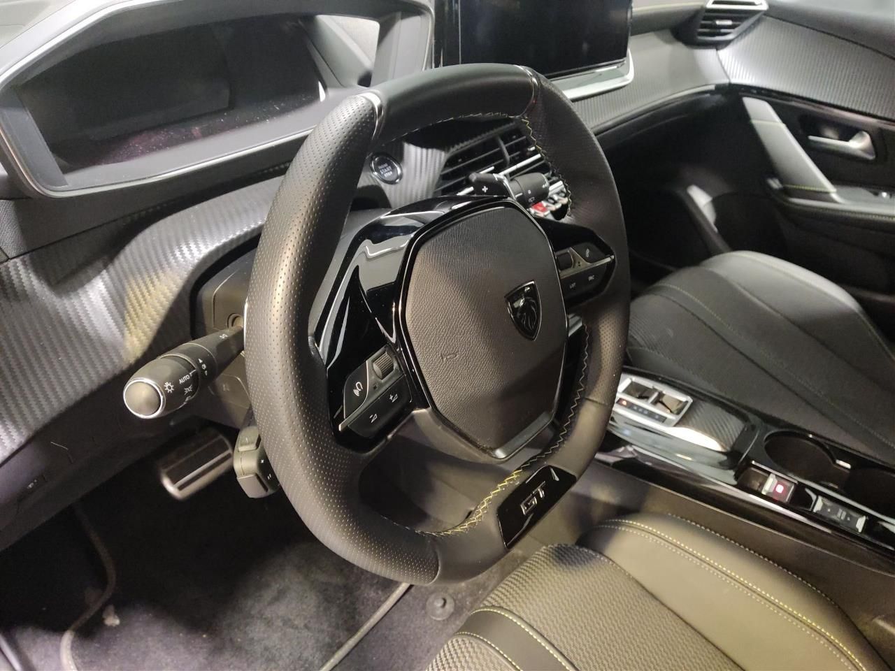 Fahrzeugabbildung Peugeot 208 GT MildHybrid 145 e-DSC6