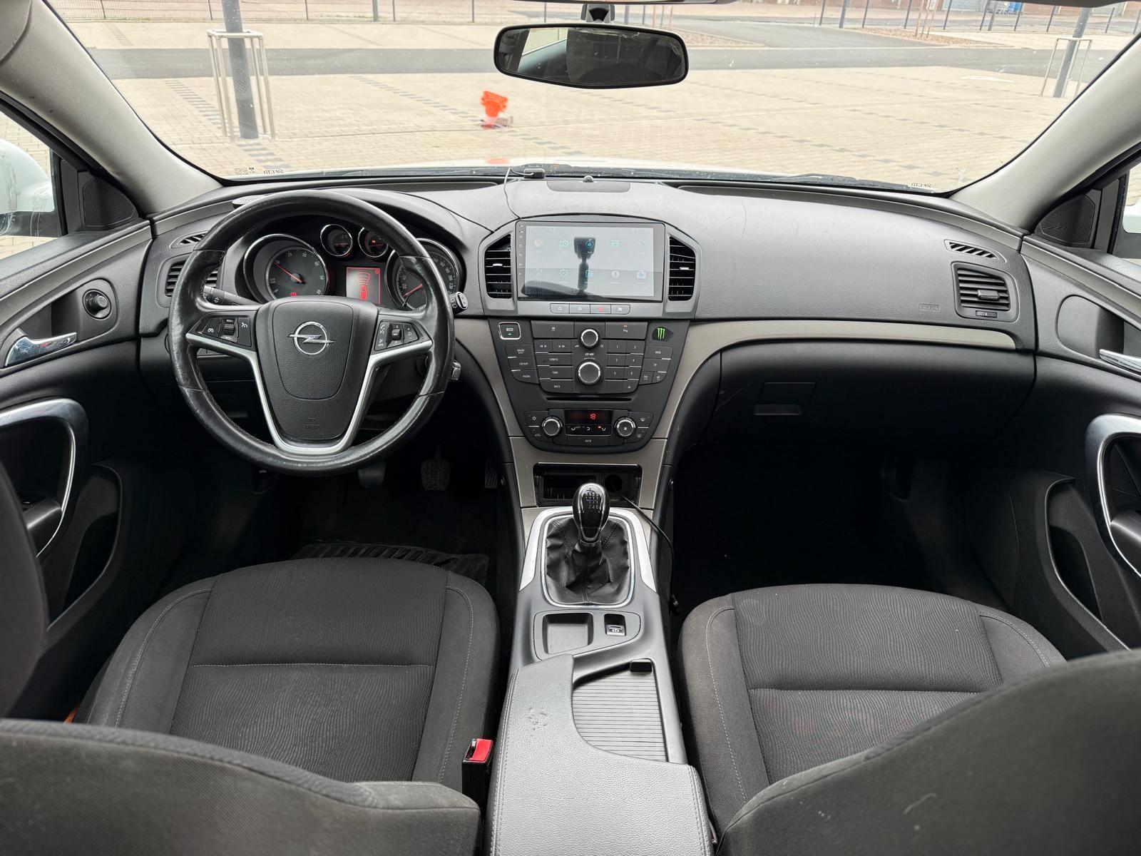 Opel Insignia 2012 — photo 11