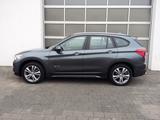 BMW X1 sDrive18i Sport Line Stepronic - mit Benzin-Antrieb: mit Android Auto, Geländewagen