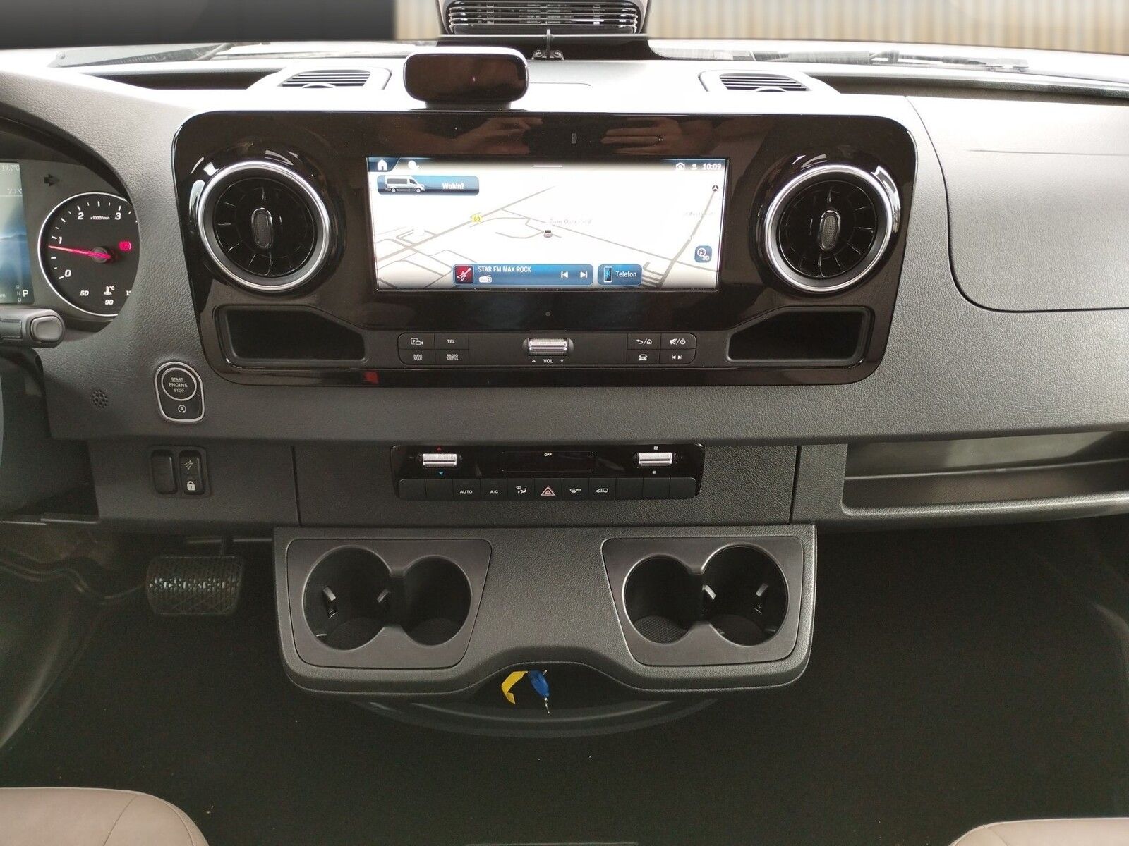 Fahrzeugabbildung Eura Mobil Profila T PT 726 EB Dörr 30 Jahre Sonderedition
