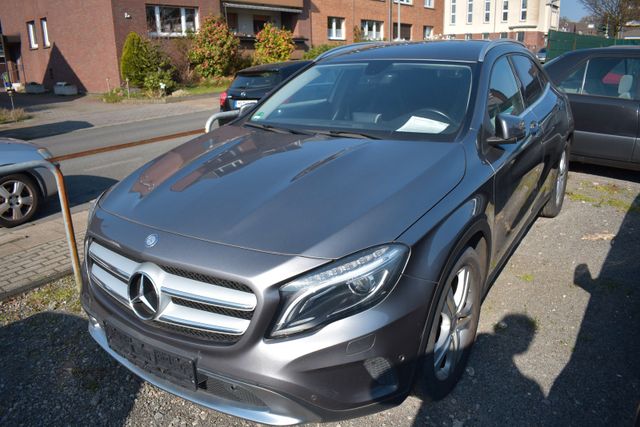 MERCEDES-BENZ GLA 200 GLA