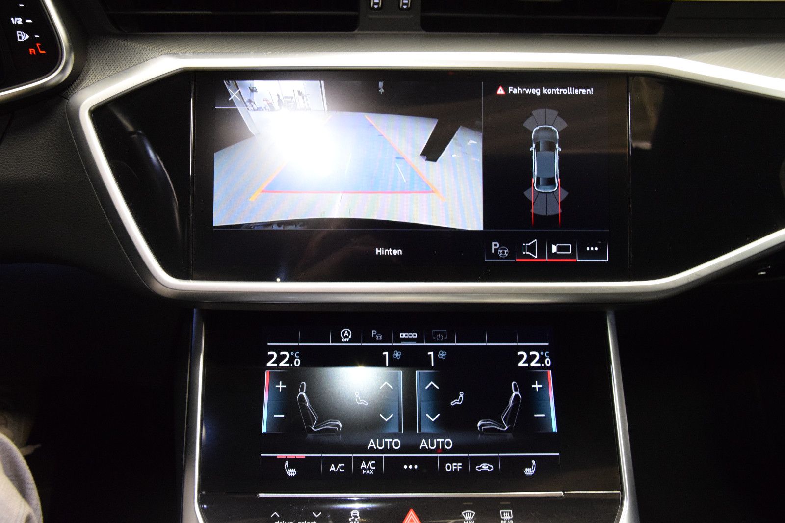 Fahrzeugabbildung Audi A6 Lim. 55 TFSI quattro Sport Pano Leder ACC