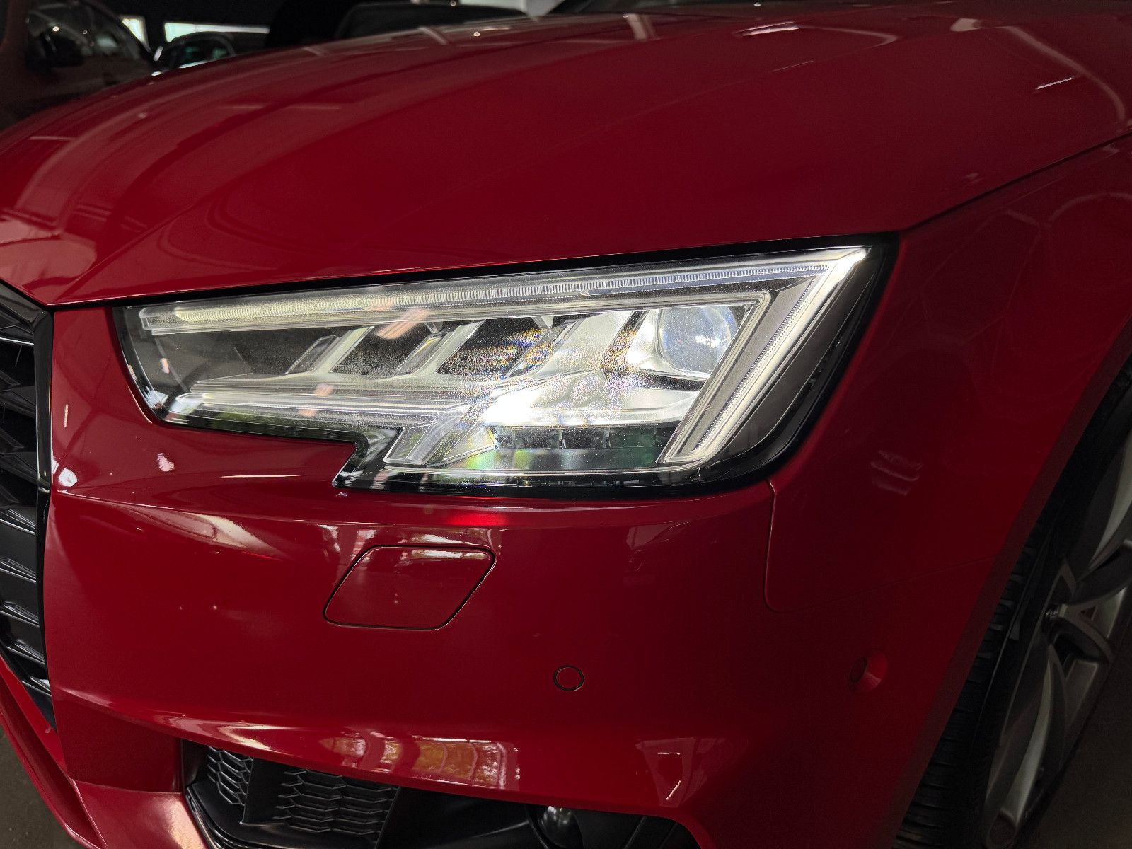Fahrzeugabbildung Audi A4 2.0 TFSI G-TRON 3X S-LINE BLACK EDITION VOLL