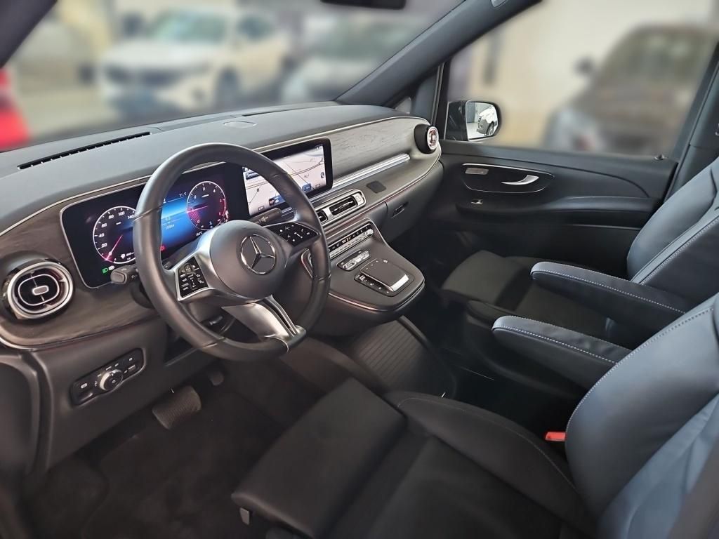 Fahrzeugabbildung Mercedes-Benz V 300 AVG extralang 8 Sitze STHZ AR ele.ST DISTR