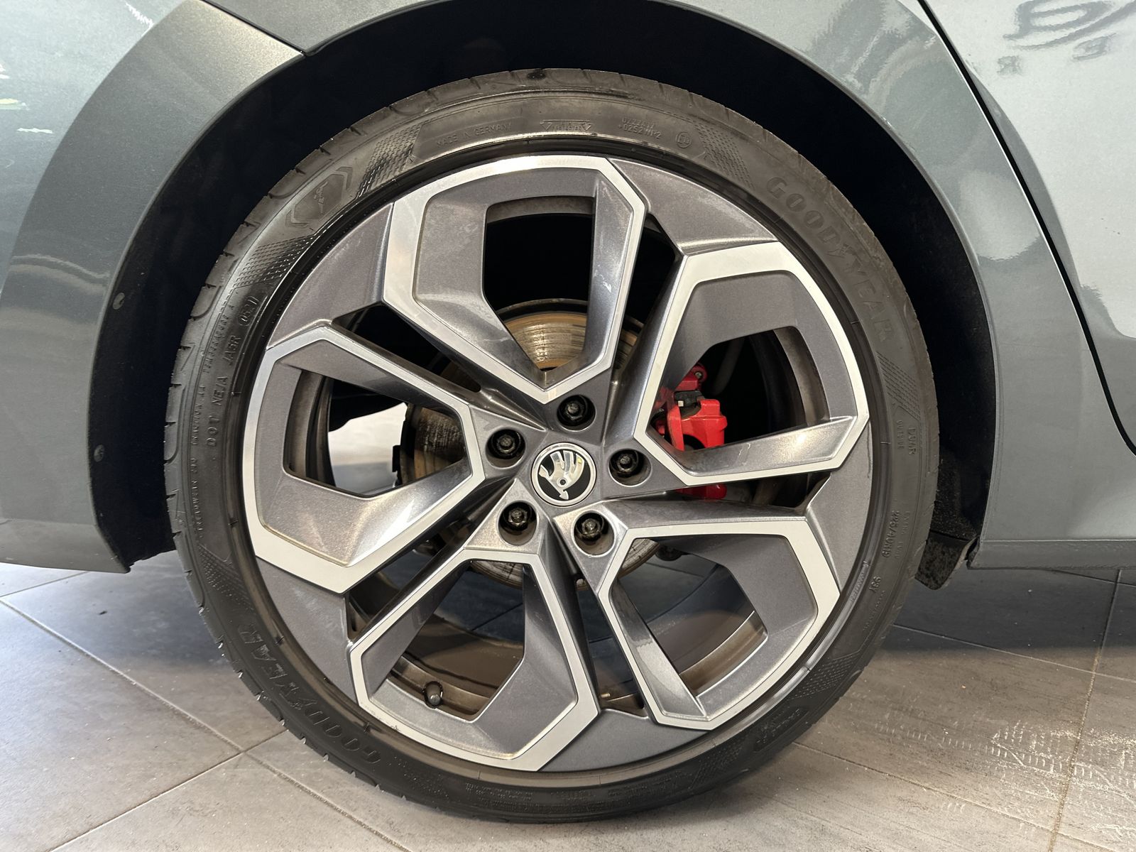 Fahrzeugabbildung SKODA Octavia Combi 2.0 TDI DSG RS Plus NAV+MATRIX+ACC