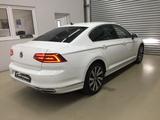 Volkswagen Passat R-Line Highline LEDER/LED/ACC/Kamera/Navi - VW Passat Gebrauchtwagen in Hannover