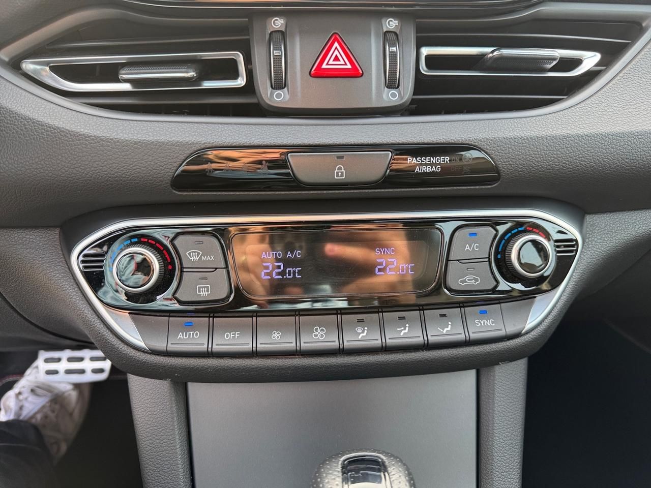 Fahrzeugabbildung Hyundai i30 N-LINE *PANORAMADACH*LED*NAVI*SHZ*LHZ*KAMERA