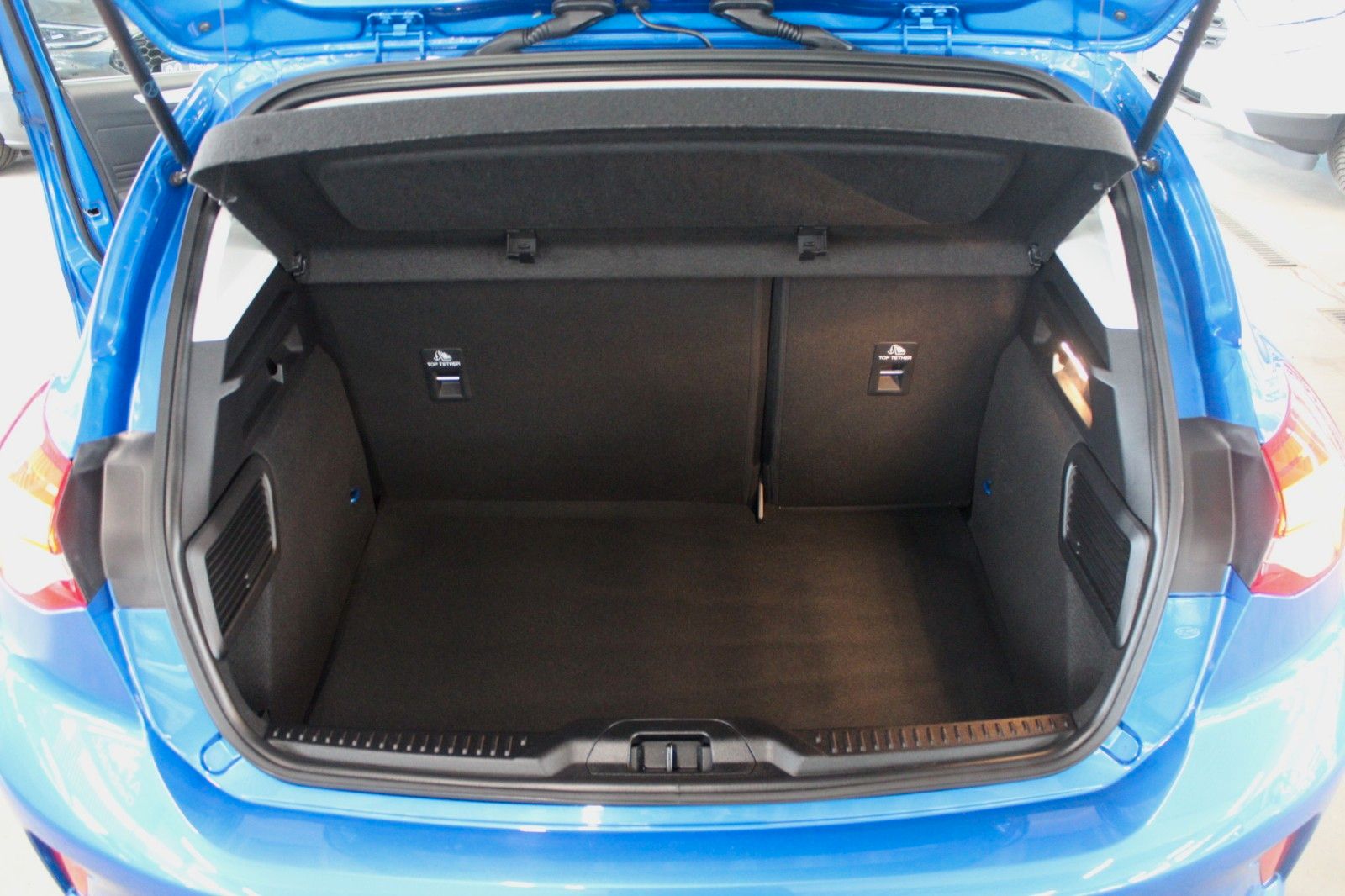 Fahrzeugabbildung Ford Focus Cool & Connect LED NAVI CAM PDC WinterPak.
