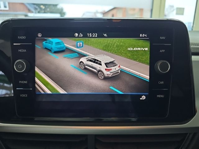 Fahrzeugabbildung Volkswagen T-Roc 1.5 TSI Life KLIMA SHZ PDC LM18 VORB.NAVI