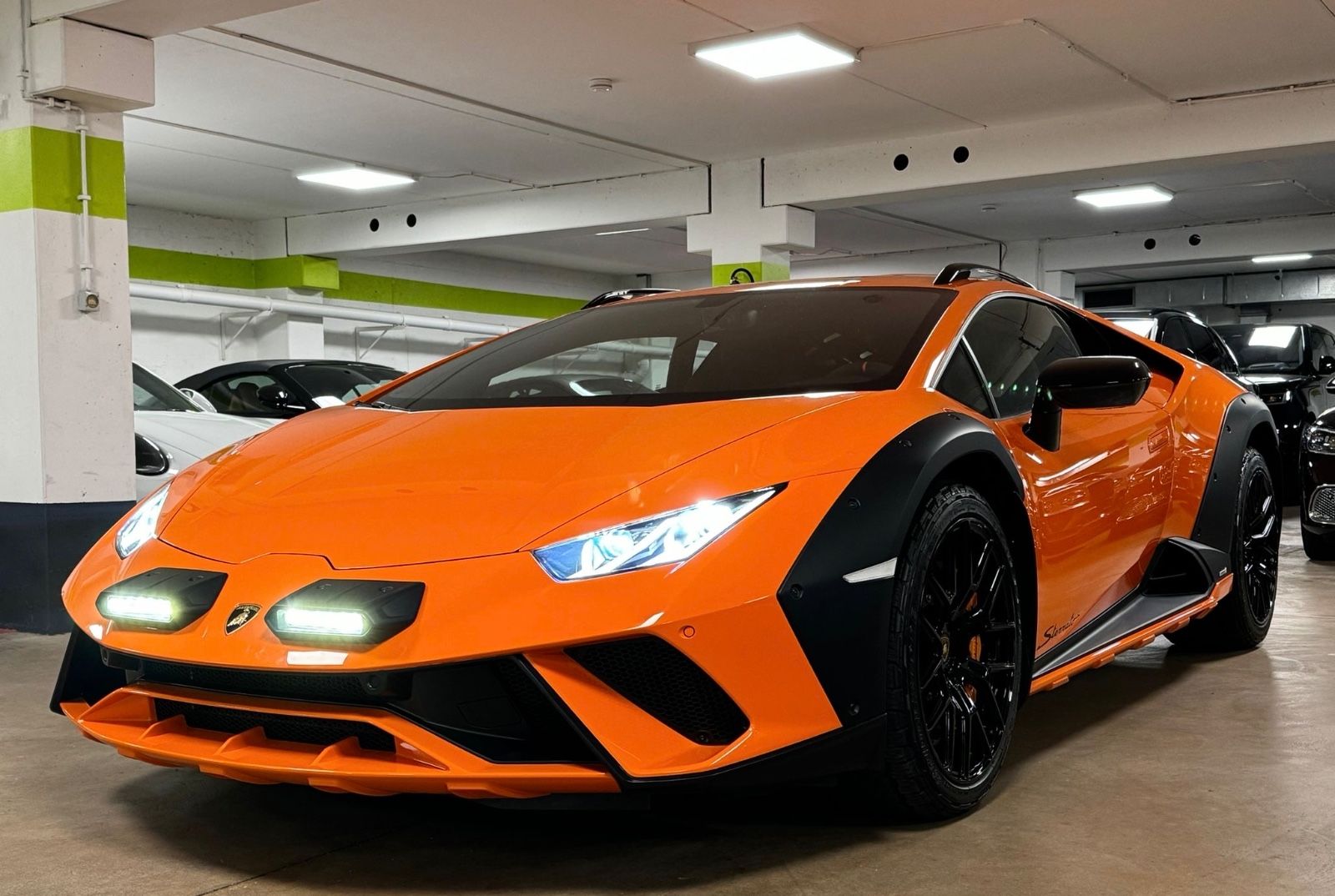 Fahrzeugabbildung Lamborghini HURACAN STERRATO Q-CITURA SENSONUM MY25 FULL NEW