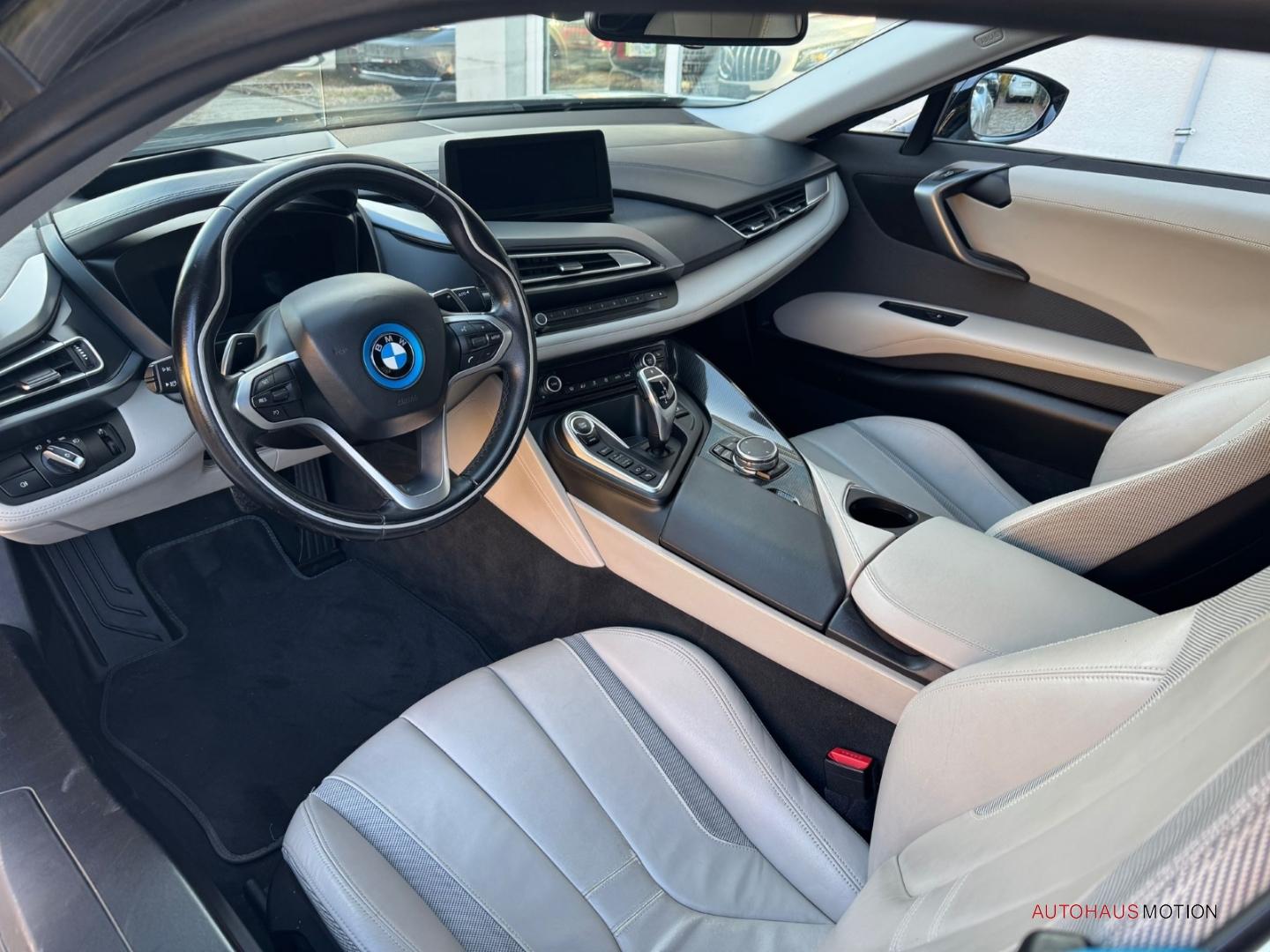 BMW i8 Coupe LED HUD SHZ LEDER KOLLISIONWARNER