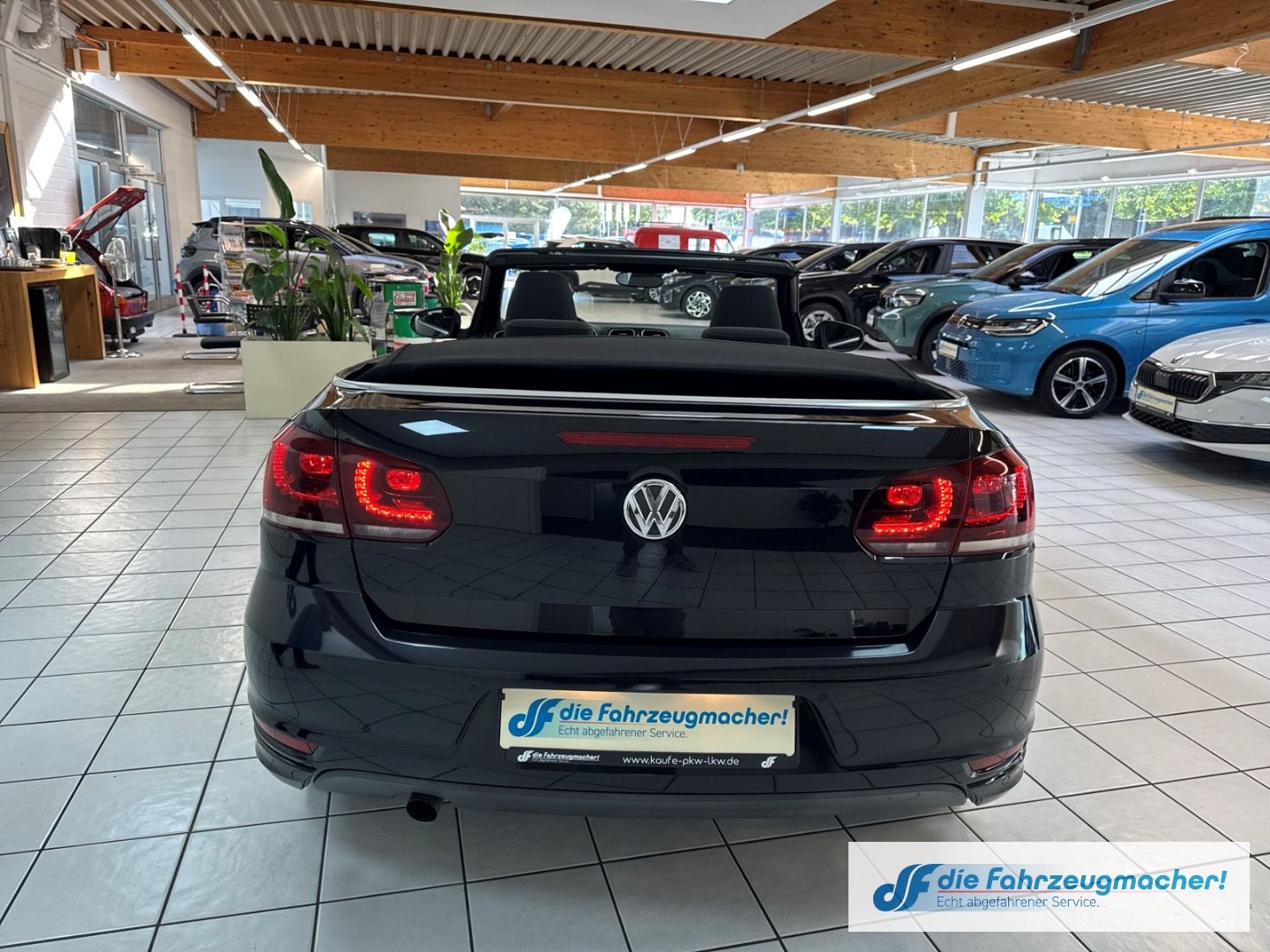 Fahrzeugabbildung Volkswagen Golf VI Cabriolet Lounge BMT Navi Dyn. Kurvenlic