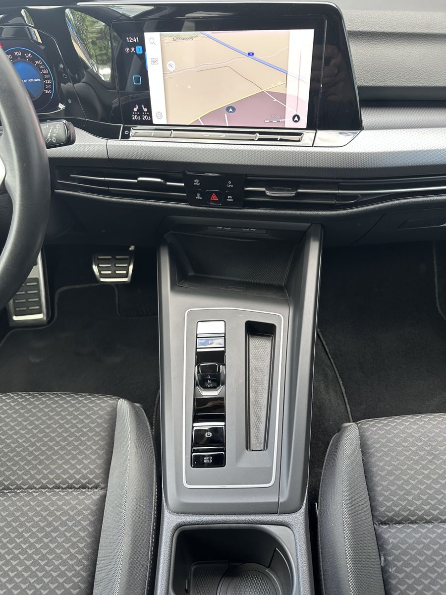 Fahrzeugabbildung Volkswagen Golf Variant 2.0 TDI DSG Active NAV+LED+ACC+SHZ