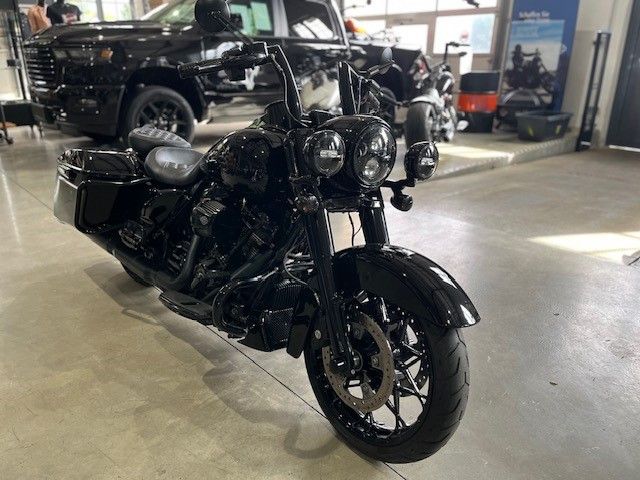 Fahrzeugabbildung Harley-Davidson FLHRXS Road King Spezial