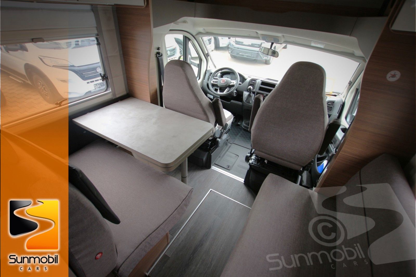 Fahrzeugabbildung Knaus Live Wave 650 MF Automatik 180 PS LP.97.994,00€