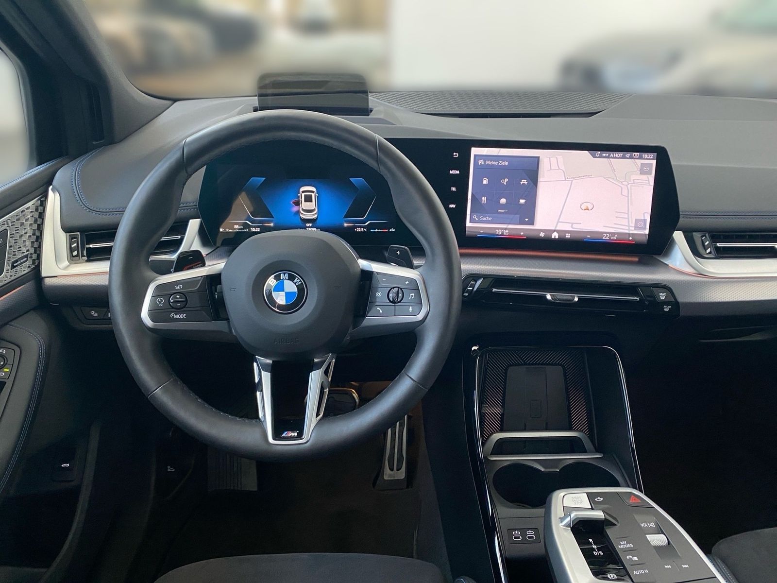 BMW 220i Active Tourer M Sport HUD Pano DA Pro AHK foto 4