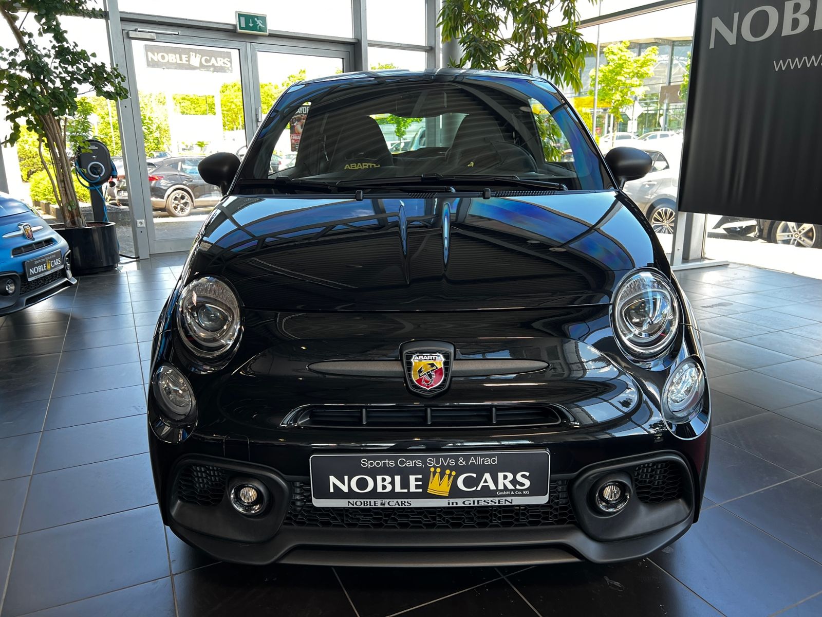 Fahrzeugabbildung Abarth 695 75 Anniversario BEATS Full Link KLIMA NAVI
