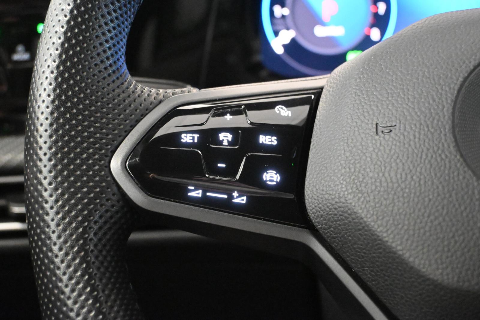 Volkswagen Golf VIII R-Line*MATRIX*ST-HEIZ*4xSHZ*HUD*KAMERA, миниатюра 20
