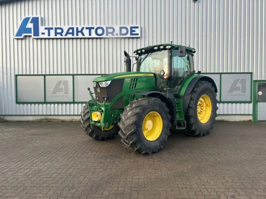 John Deere 6215R