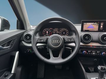 Audi Q2 35 TFSI Advanced KAMERALEDTEMPOMAT