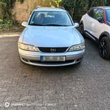 Opel vectra 2002 kombi mit TÜV 02,2026 Benzin - Opel Vectra aus 2002: Kombi