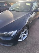 BMW 330i Coupé - Scheckheft-gepflegter Klassiker - BMW 330: Coupe