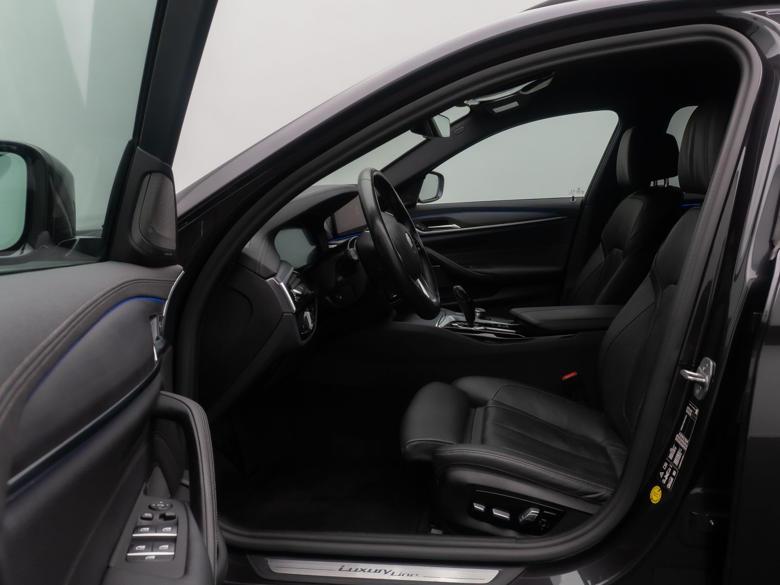 Fahrzeugabbildung BMW 520d xD Luxury Line DAB H/K Laser Kamera 19Zoll