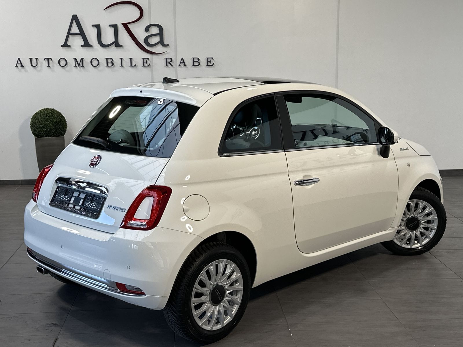 Fahrzeugabbildung Fiat 500 1.0 GSE Dolcevita PANORAMA+KOMFORT-PAKET+PP