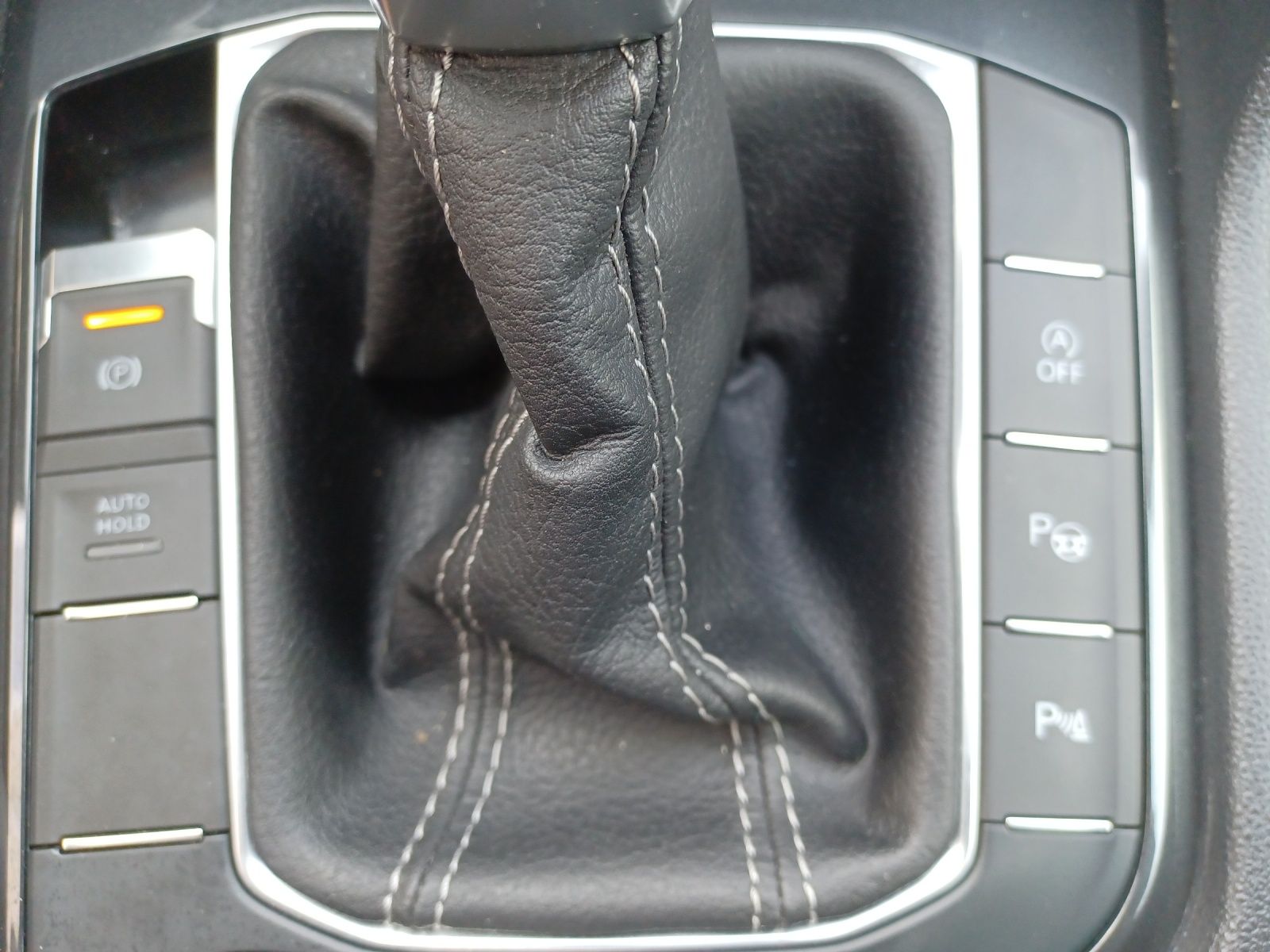 Fahrzeugabbildung Volkswagen Tiguan TSI R-Line 4M DSG R-Lin STH Matrix AHK Na