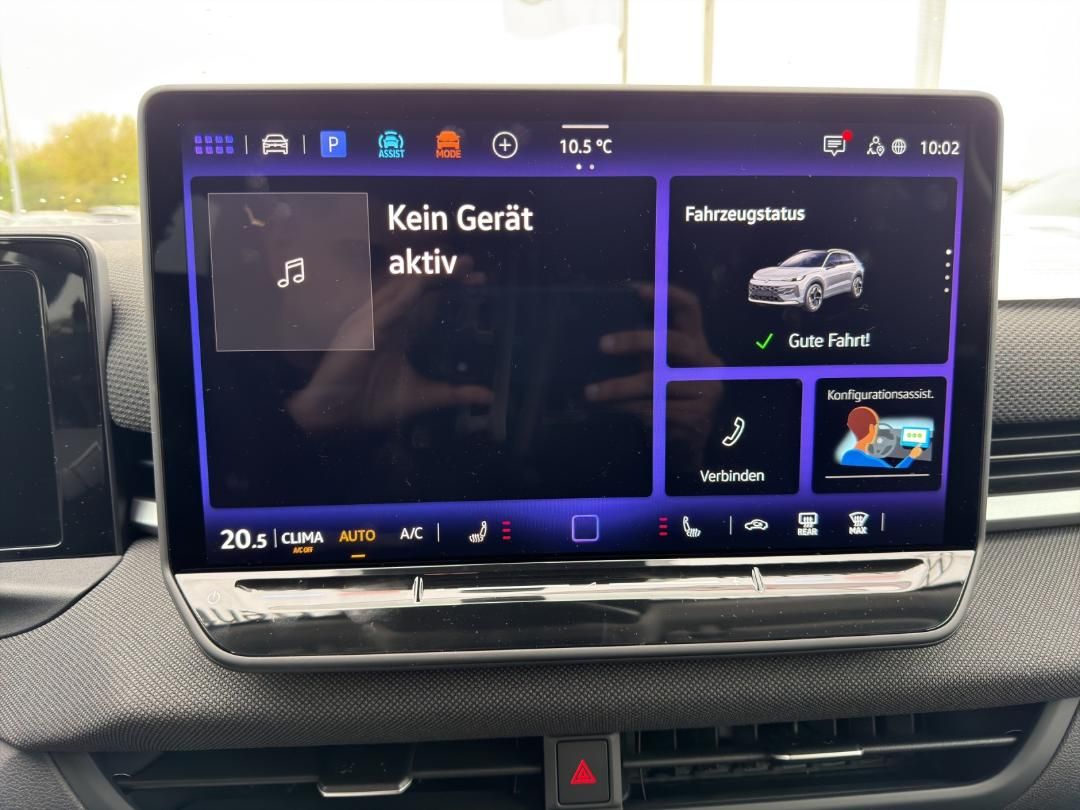 Fahrzeugabbildung Volkswagen T-ROC Life GHR,AHK,App-Connect,Winterpaket,17LM-