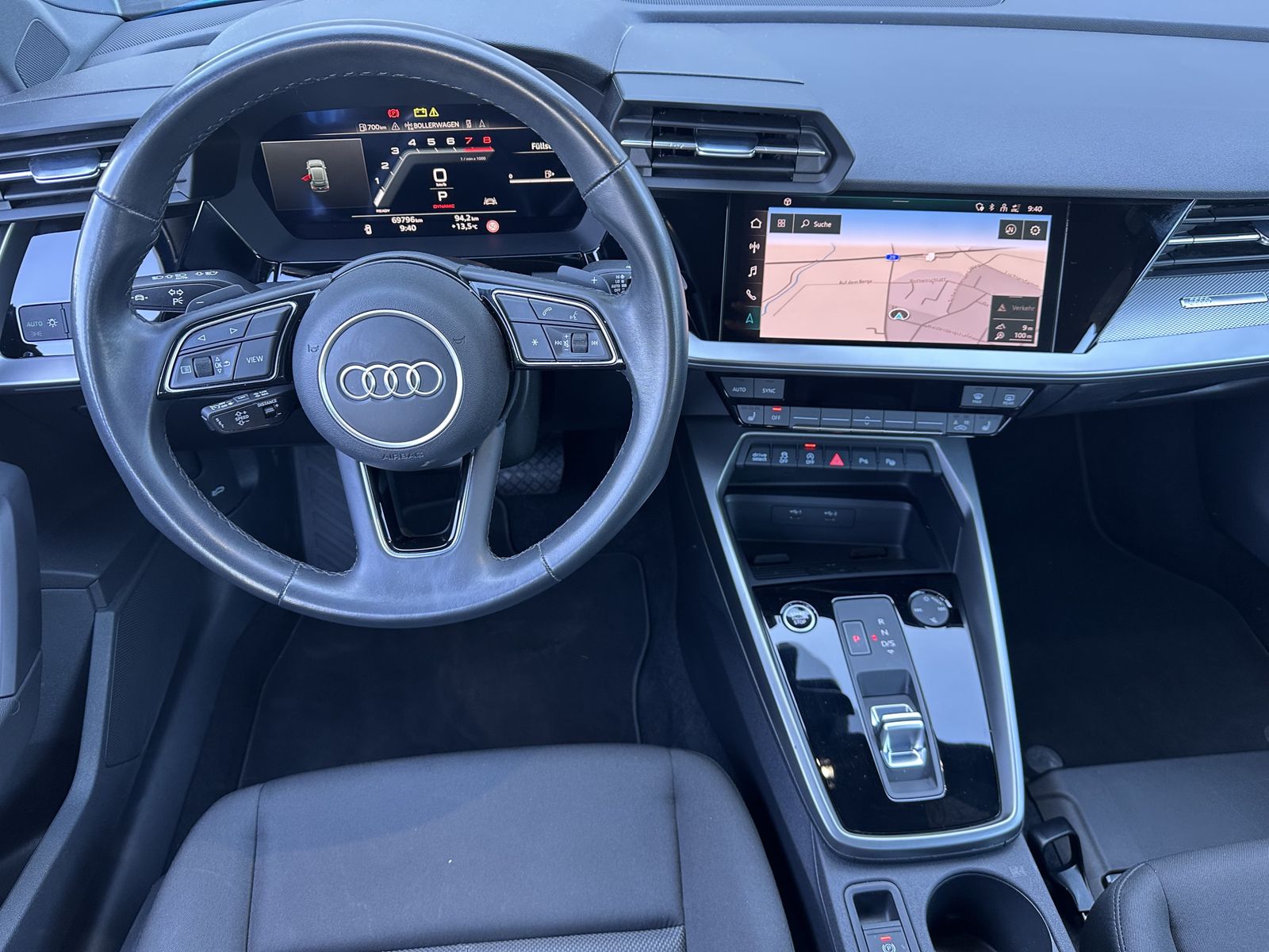 Fahrzeugabbildung Audi A3 Sportback 35 TFSI S-Line LED+SHZ+PLA+18ZO+1HD