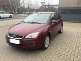 Ford Focus 1,6 Ghia - TÜV NEU - Ford Focus aus 2004: Ghia