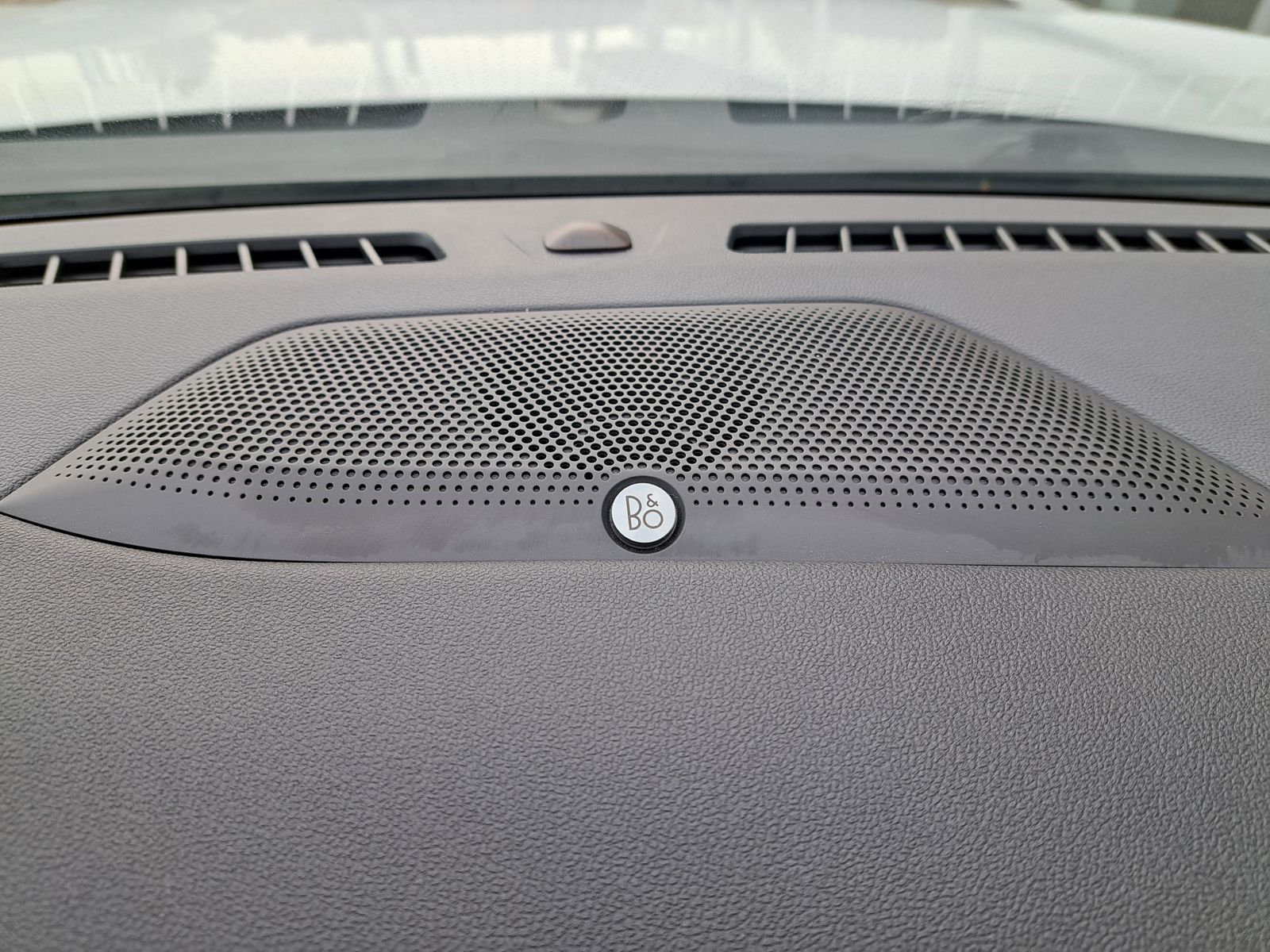 Fahrzeugabbildung Ford Kuga Titanium X 4x4 AUTOMATIK B&O-SOUND PANODACH