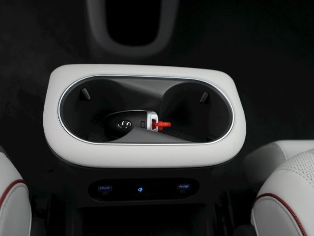 IONIQ 5 UNIQ 77,4kWh ALLRAD+VOLL LED+NAVI+360 GR