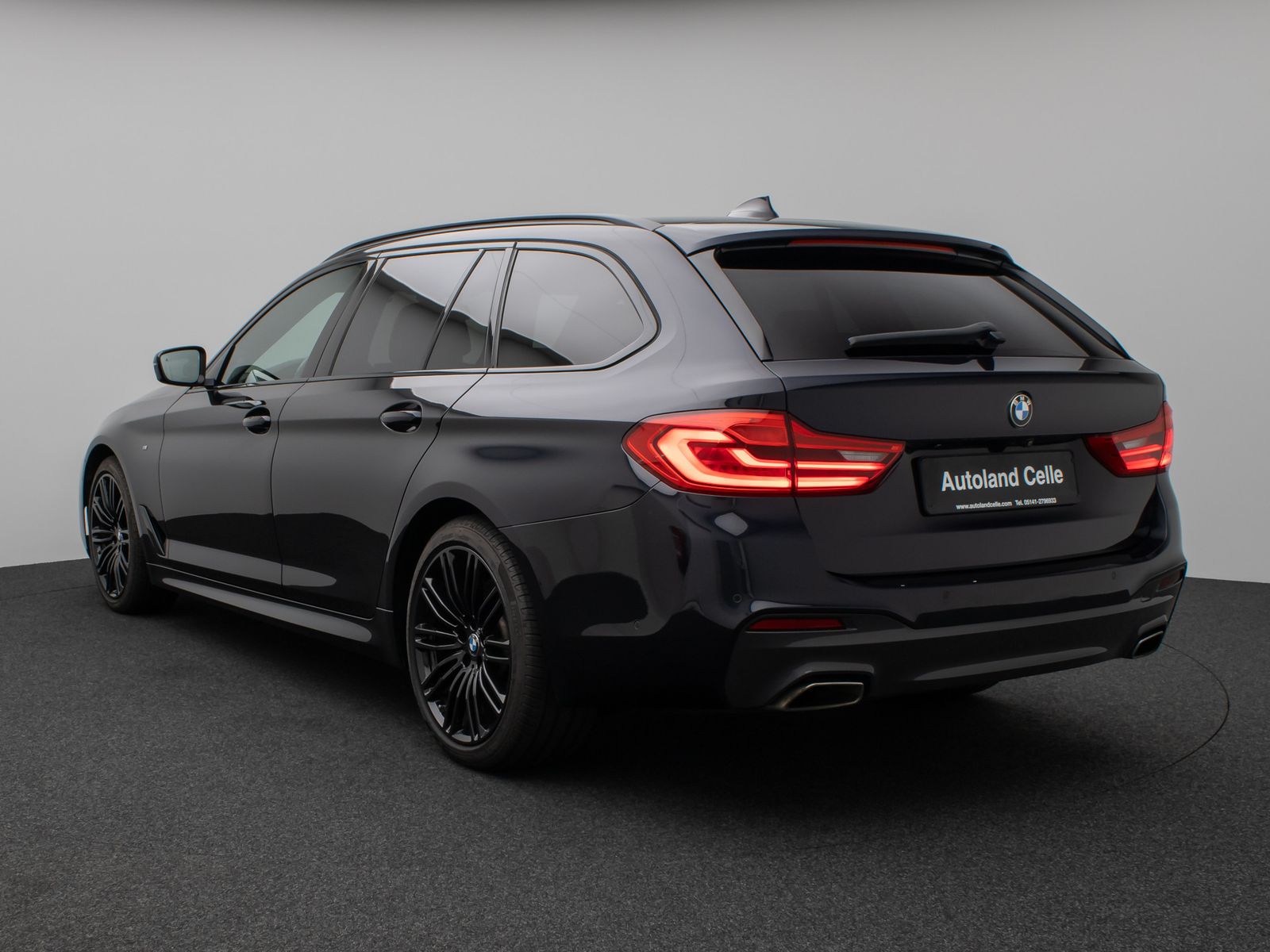Fahrzeugabbildung BMW 540d xD M Sport Panorama 360°HUD SoftCl Massage