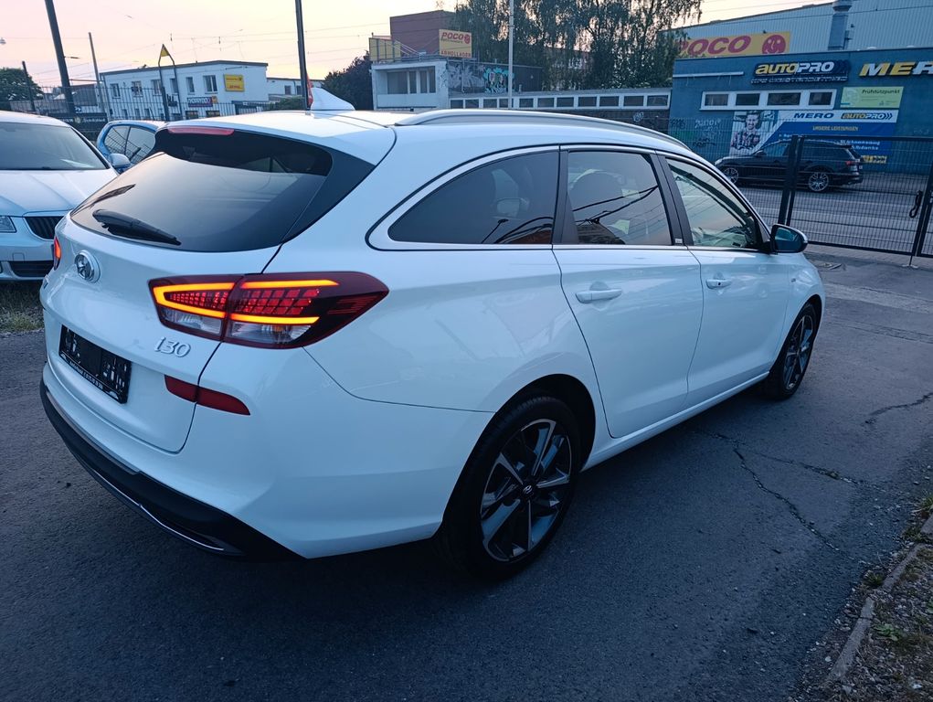 Hyundai i30 cw Prime Mild-Hybrid*KAMERA*NAVI*LED*DAB*ALU