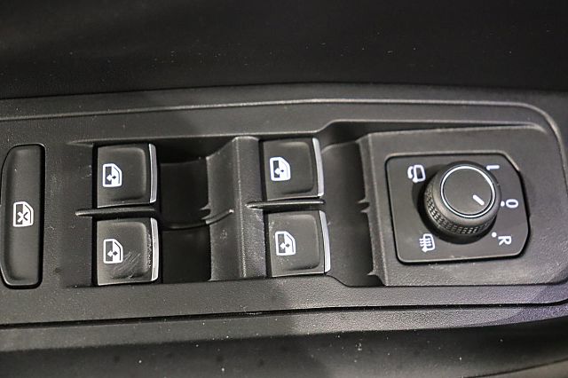 T-Roc Style 1.0 TSI AHK el.Heckklappe Winterr.AC