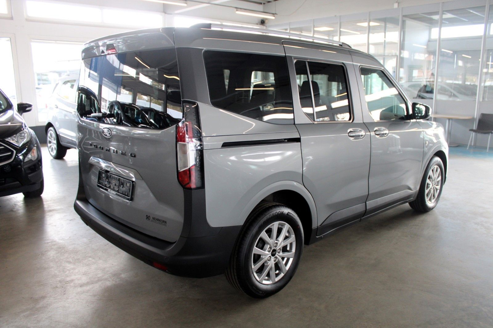 Fahrzeugabbildung Ford Tourneo Courier Titanium Automatik FahrerAssPak