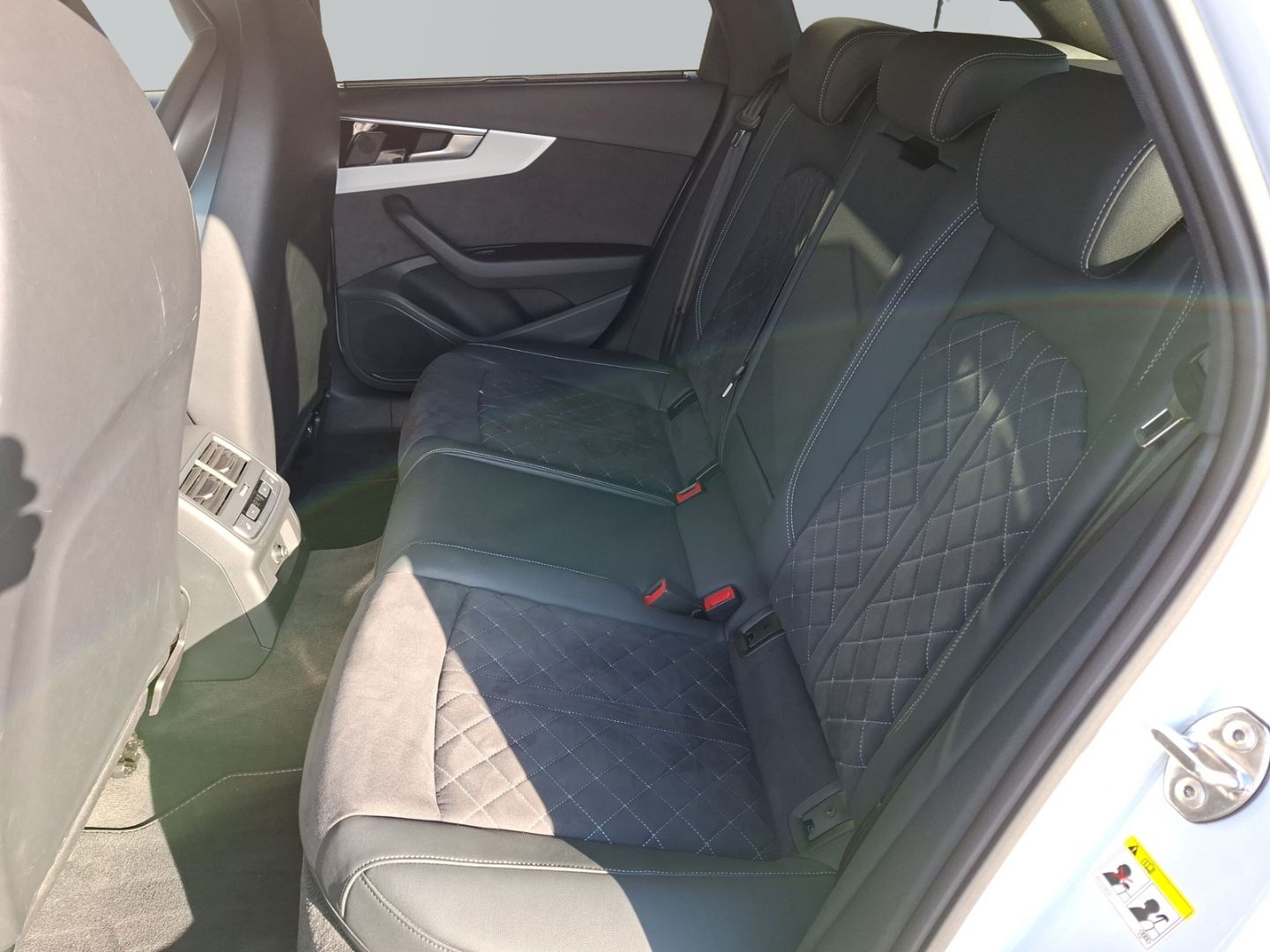 A4 Avant quattro S line *S-Sitze*AHK*PANO*